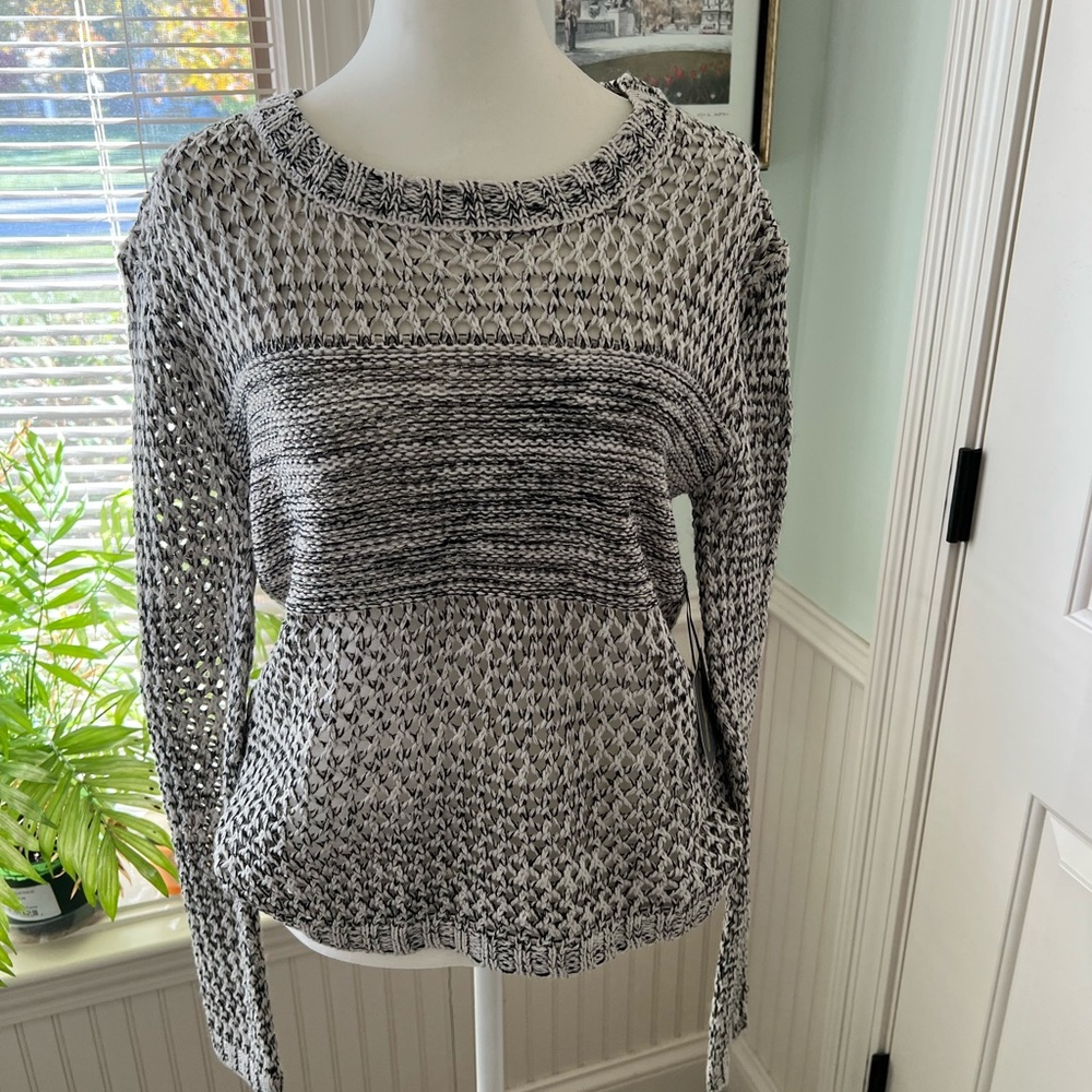 BB Dakota sweater NWT